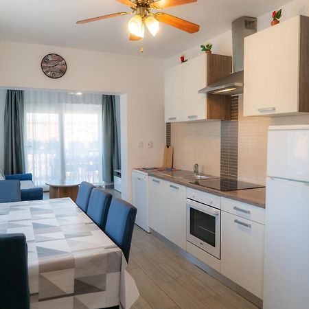 Apartments Zubcic Tisno Exterior photo