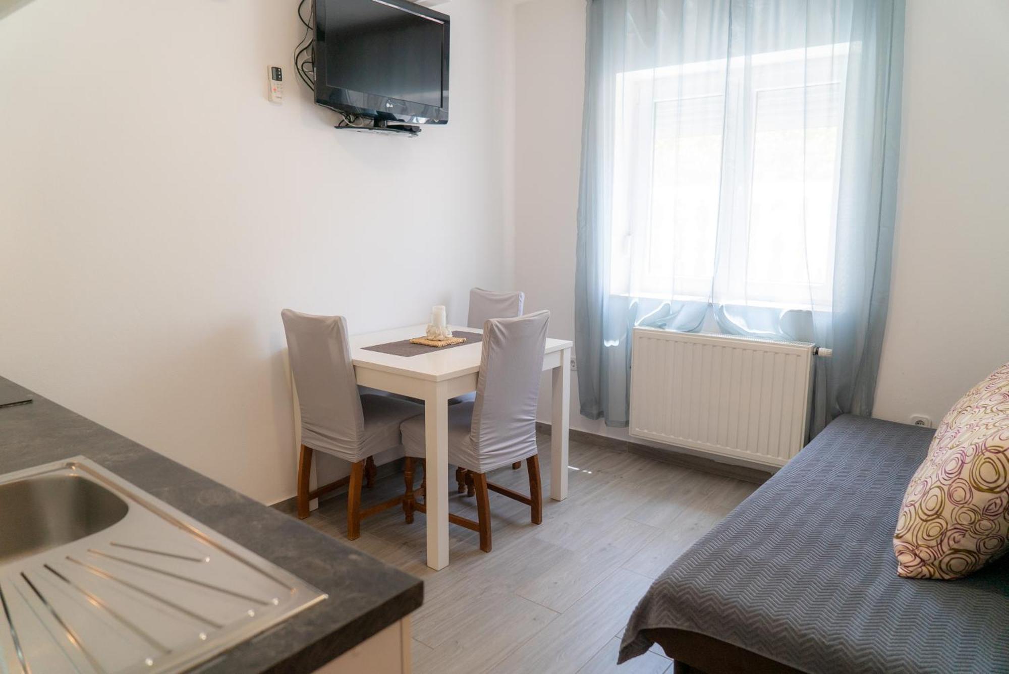 Apartments Zubcic Tisno Exterior photo