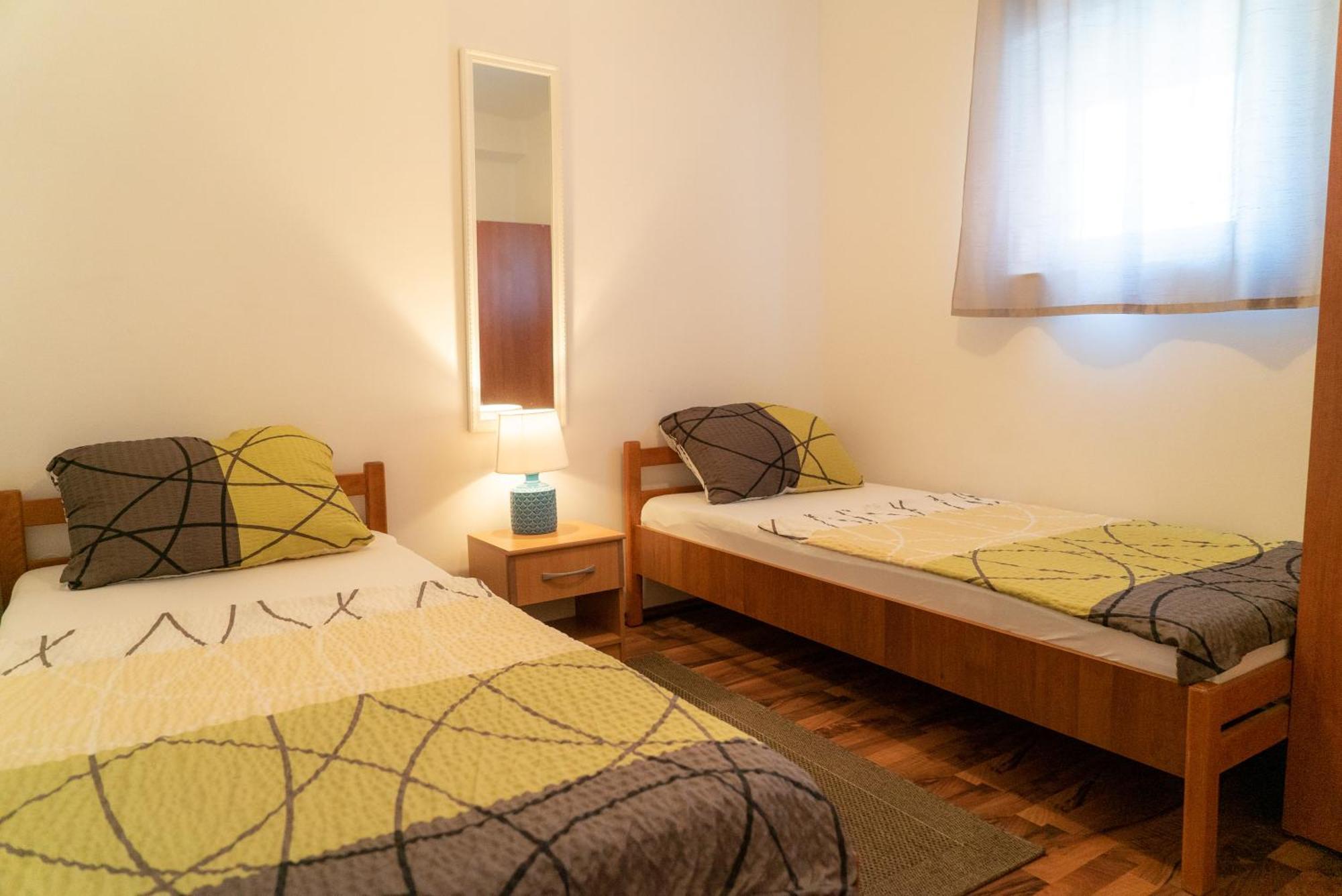 Apartments Zubcic Tisno Exterior photo